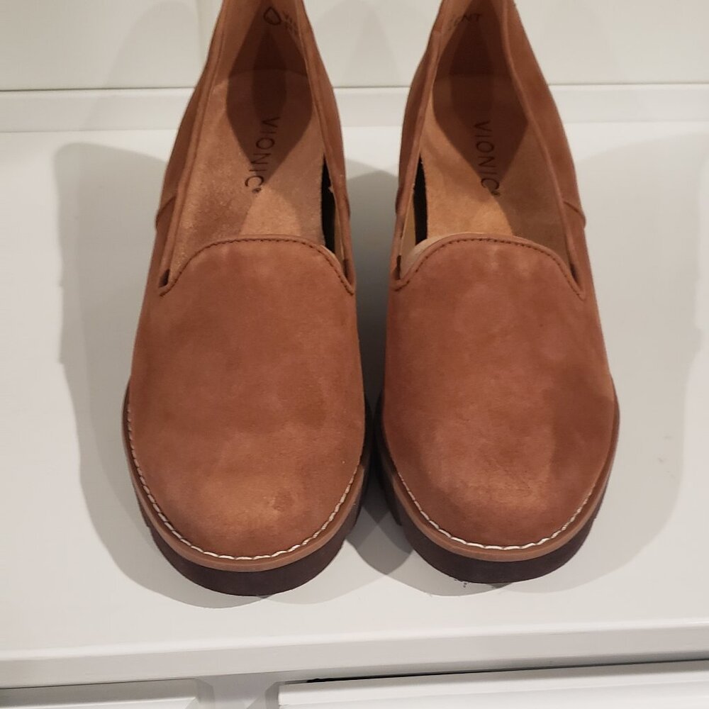 Vionic Tan and Brown Flats with Comfort and Style - Picture 4 of 7